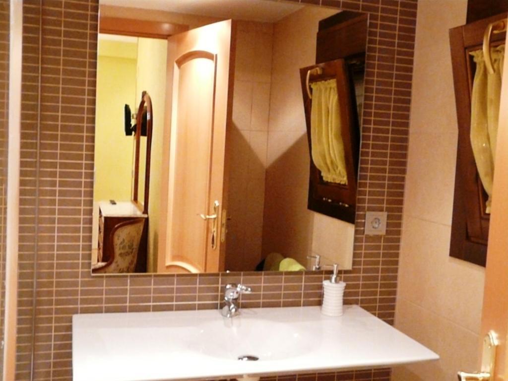Apartamento Turistico Guara Casa Castro Barbastro Zewnętrze zdjęcie