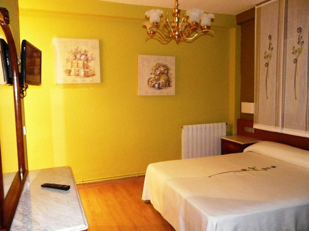 Apartamento Turistico Guara Casa Castro Barbastro Pokój zdjęcie